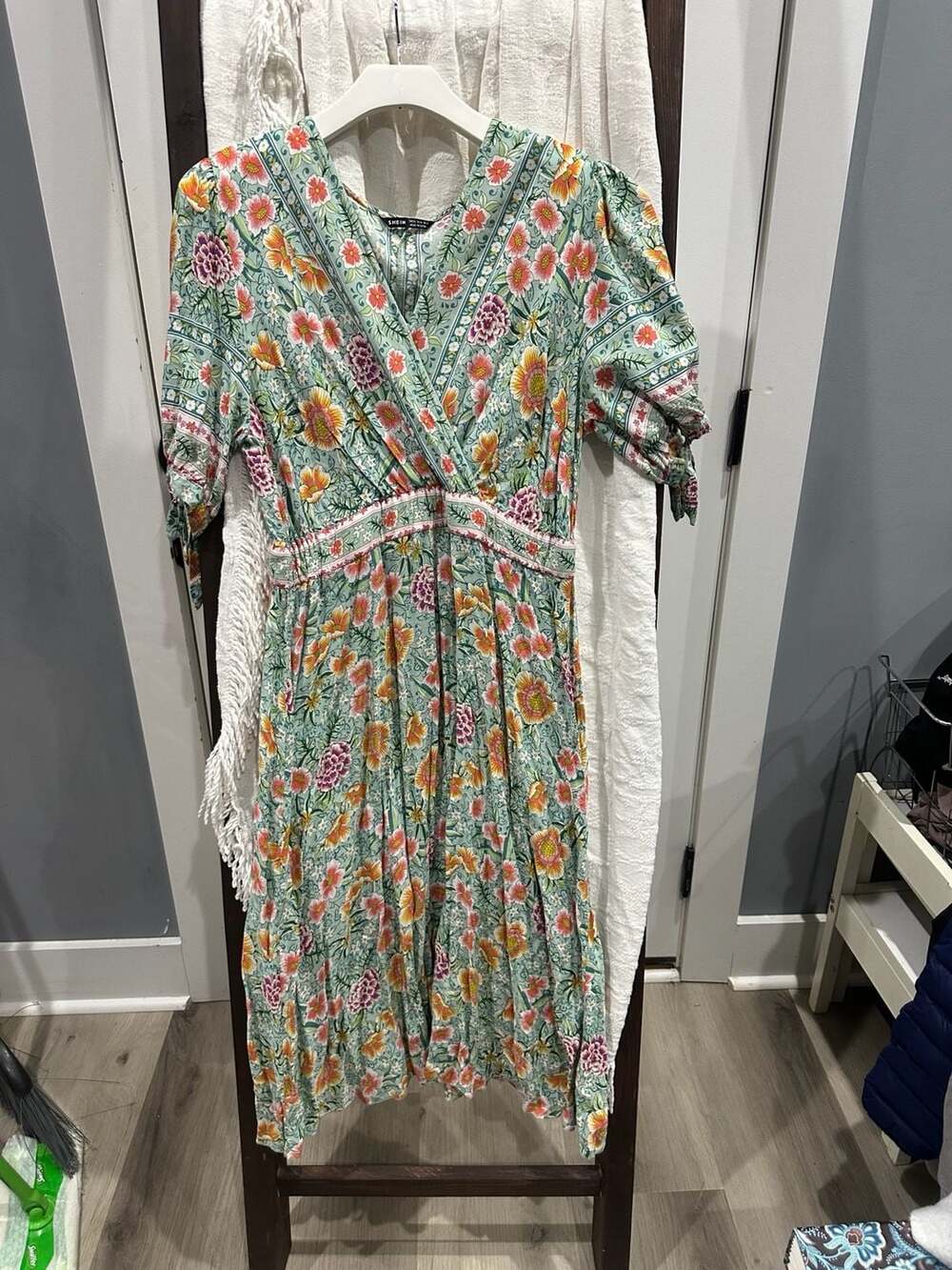 SHEIN Floral Midi Dress Size XL Green V-Neck Short Sleeve Boho